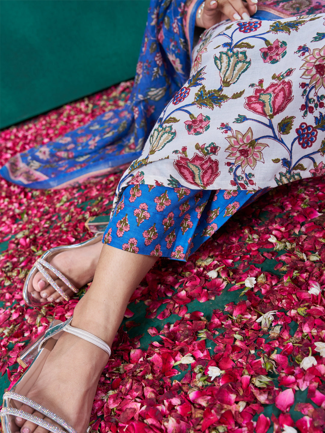 Women's Cotton Blend Printed Kurti Pant Dupatta Set