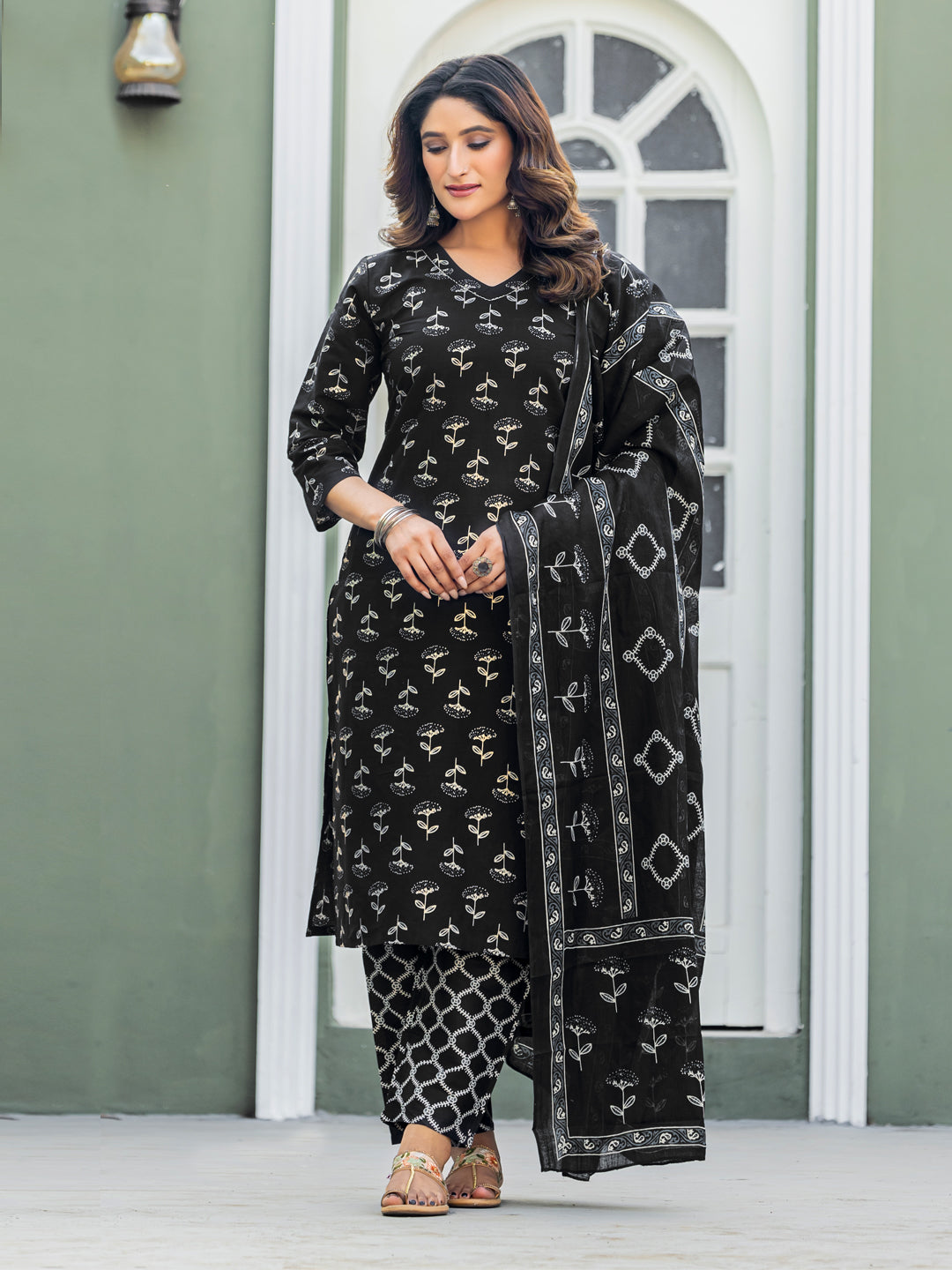 Women's Cotton Blend Printed Kurti Pant Dupatta Set