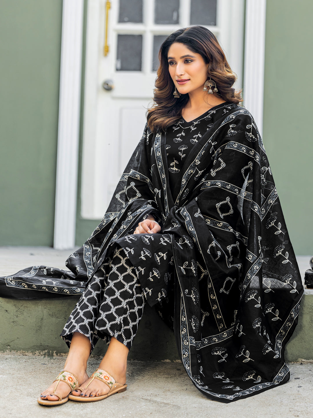 Women's Cotton Blend Printed Kurti Pant Dupatta Set